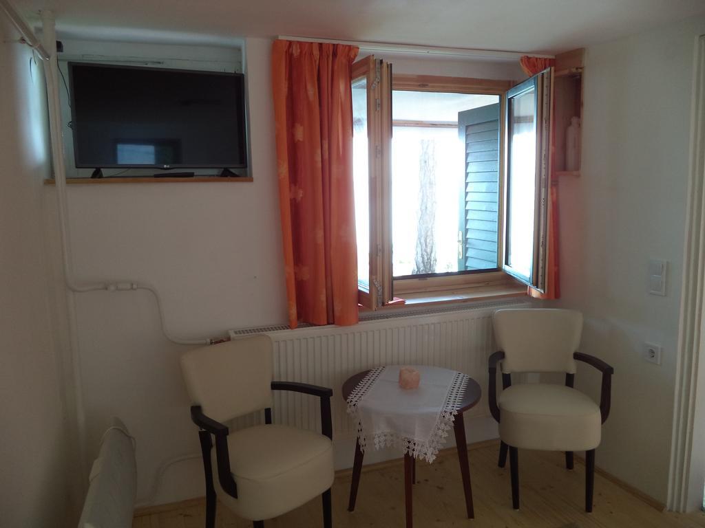 Napkelte Apartman Tihany Bilik gambar