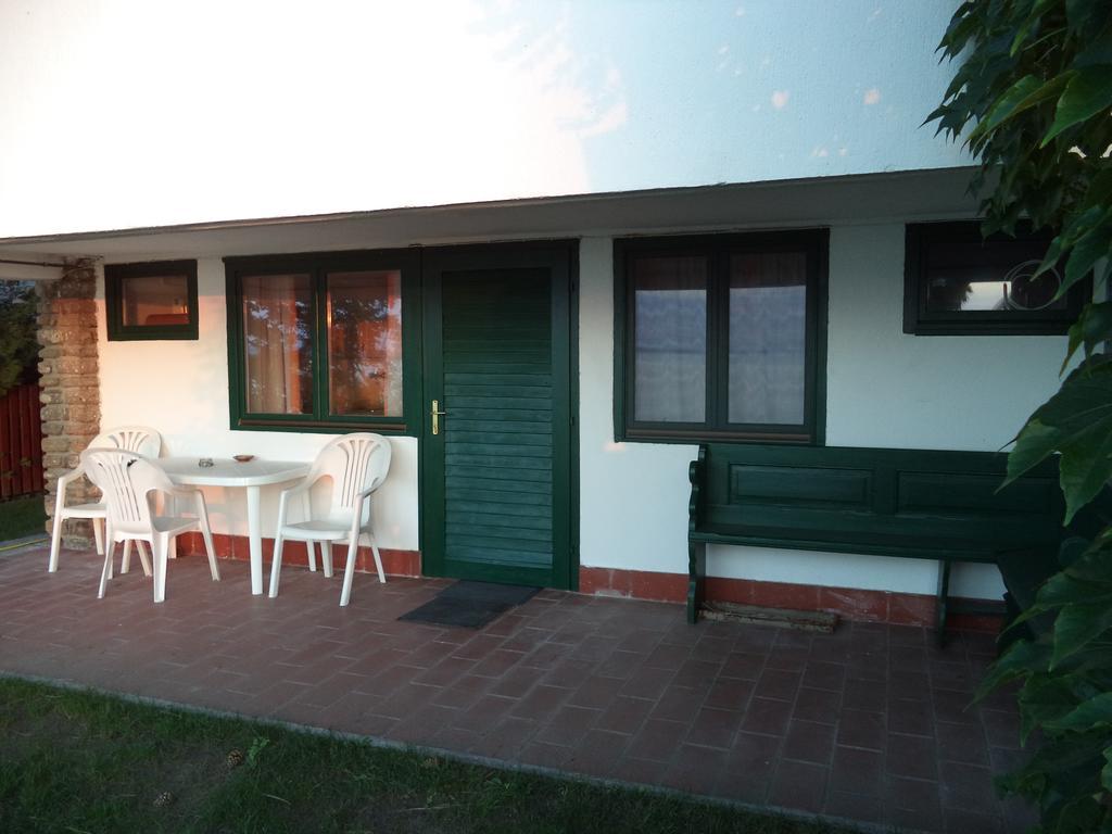 Napkelte Apartman Tihany Bilik gambar