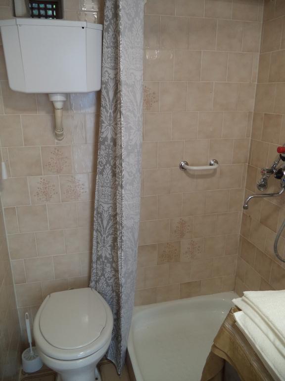 Napkelte Apartman Tihany Bilik gambar